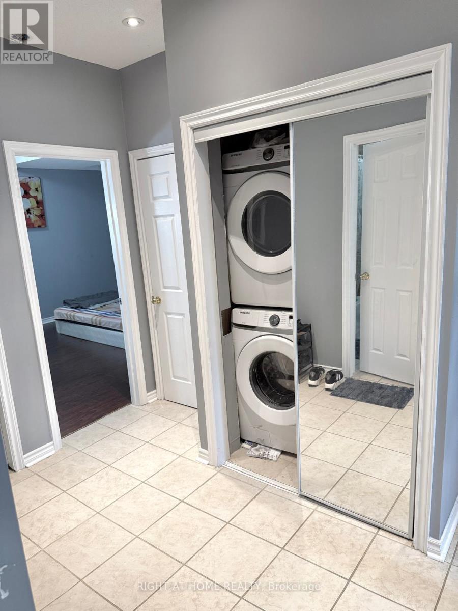 11 Alamosa Court, Brampton, Ontario  L6Y 2Z3 - Photo 10 - W12556420