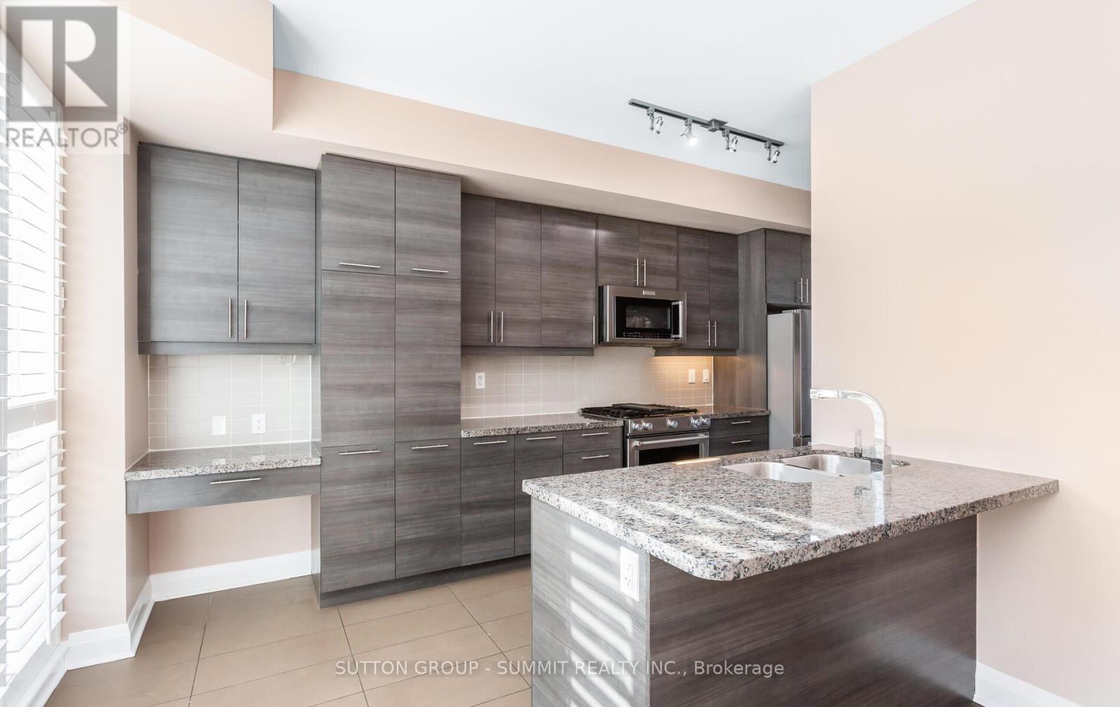 6 - 70 Littlecreek Road, Mississauga, Ontario  L5R 0E9 - Photo 7 - W12556432