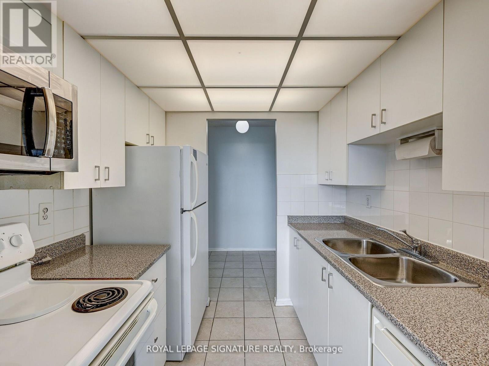 1411 - 4 Lisa Street, Brampton, Ontario  L6T 4B6 - Photo 7 - W12556498