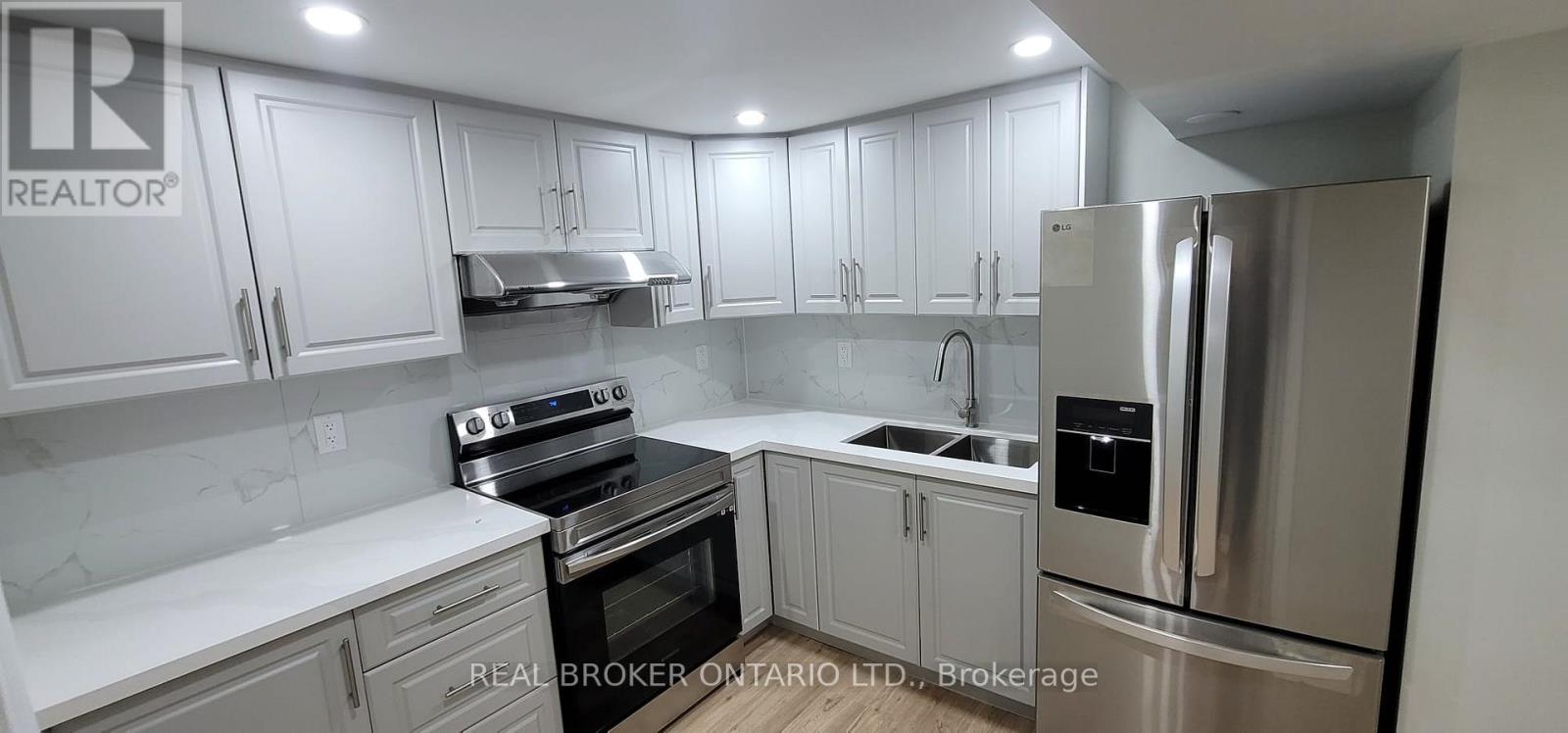 6 BANTING CRESCENT, Brampton, Ontario