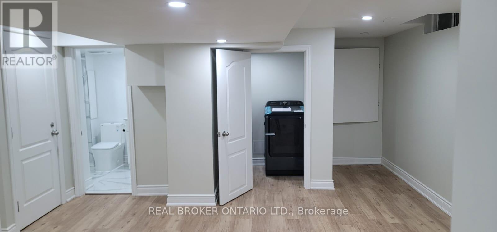 6 Banting Crescent, Brampton, Ontario  L6Y 2L8 - Photo 6 - W12556500