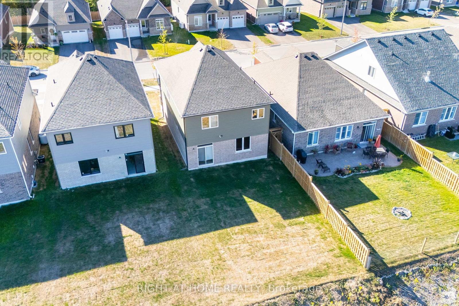 32 Hillcroft Way, Kawartha Lakes, Ontario  K0M 1A0 - Photo 31 - X12433807