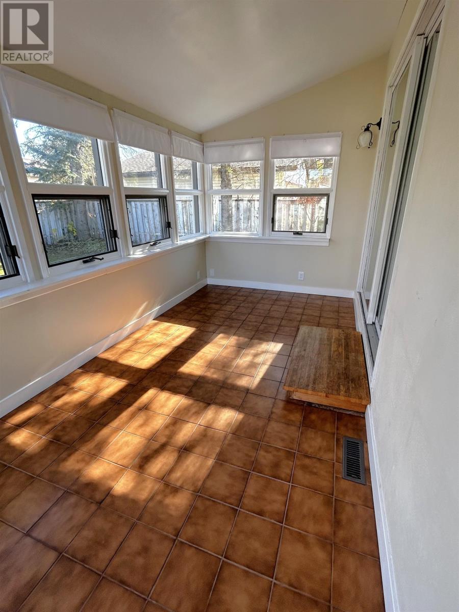 502 Flinders Avenue, Fort Frances, Ontario  P9A 3S4 - Photo 12 - TB253499