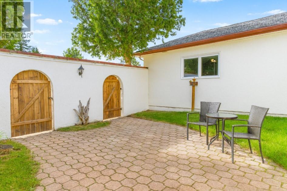 502 Flinders Avenue, Fort Frances, Ontario  P9A 3S4 - Photo 3 - TB253499