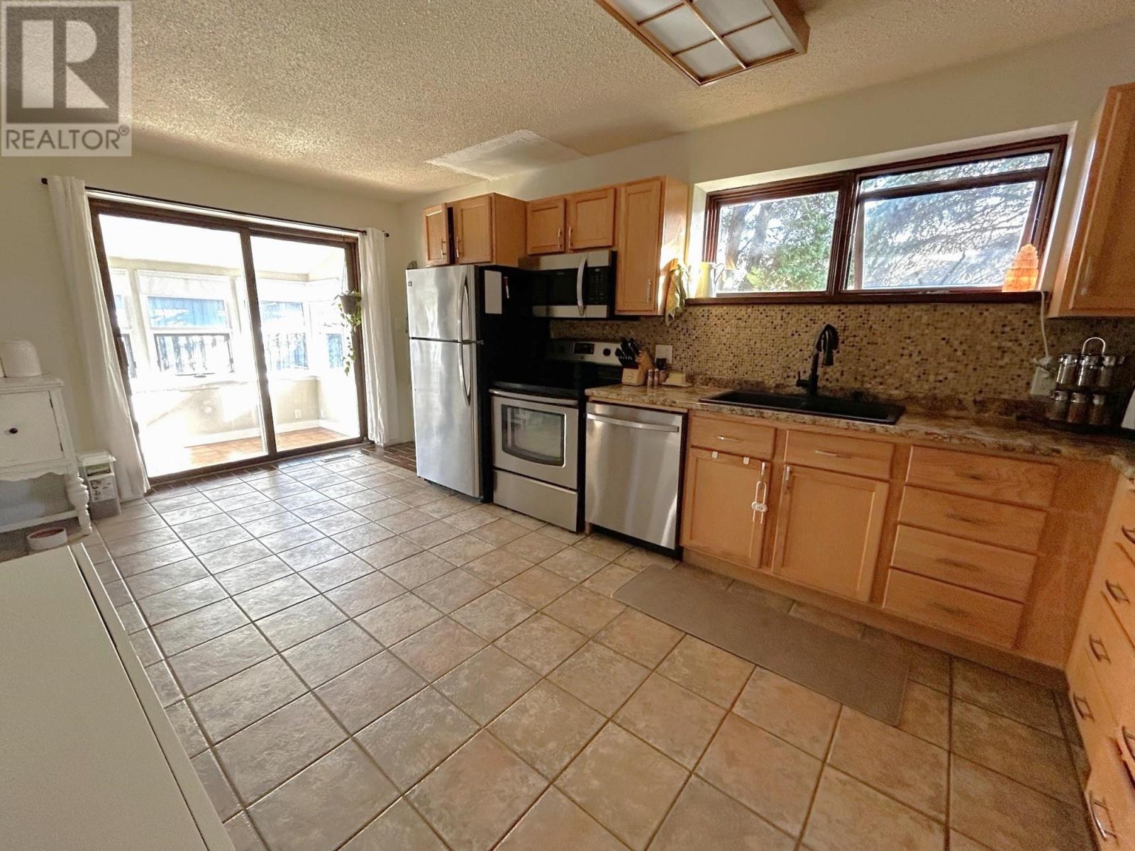 502 Flinders Avenue, Fort Frances, Ontario  P9A 3S4 - Photo 6 - TB253499