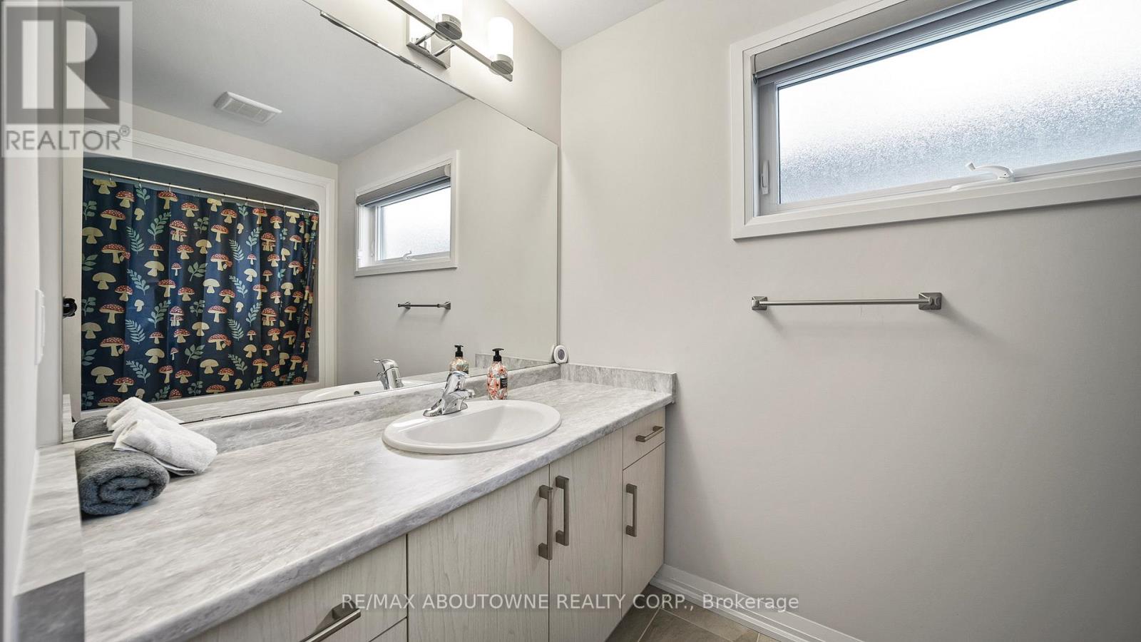 5 Wilson Drive, Thorold, Ontario  L2V 0M3 - Photo 22 - X12556274