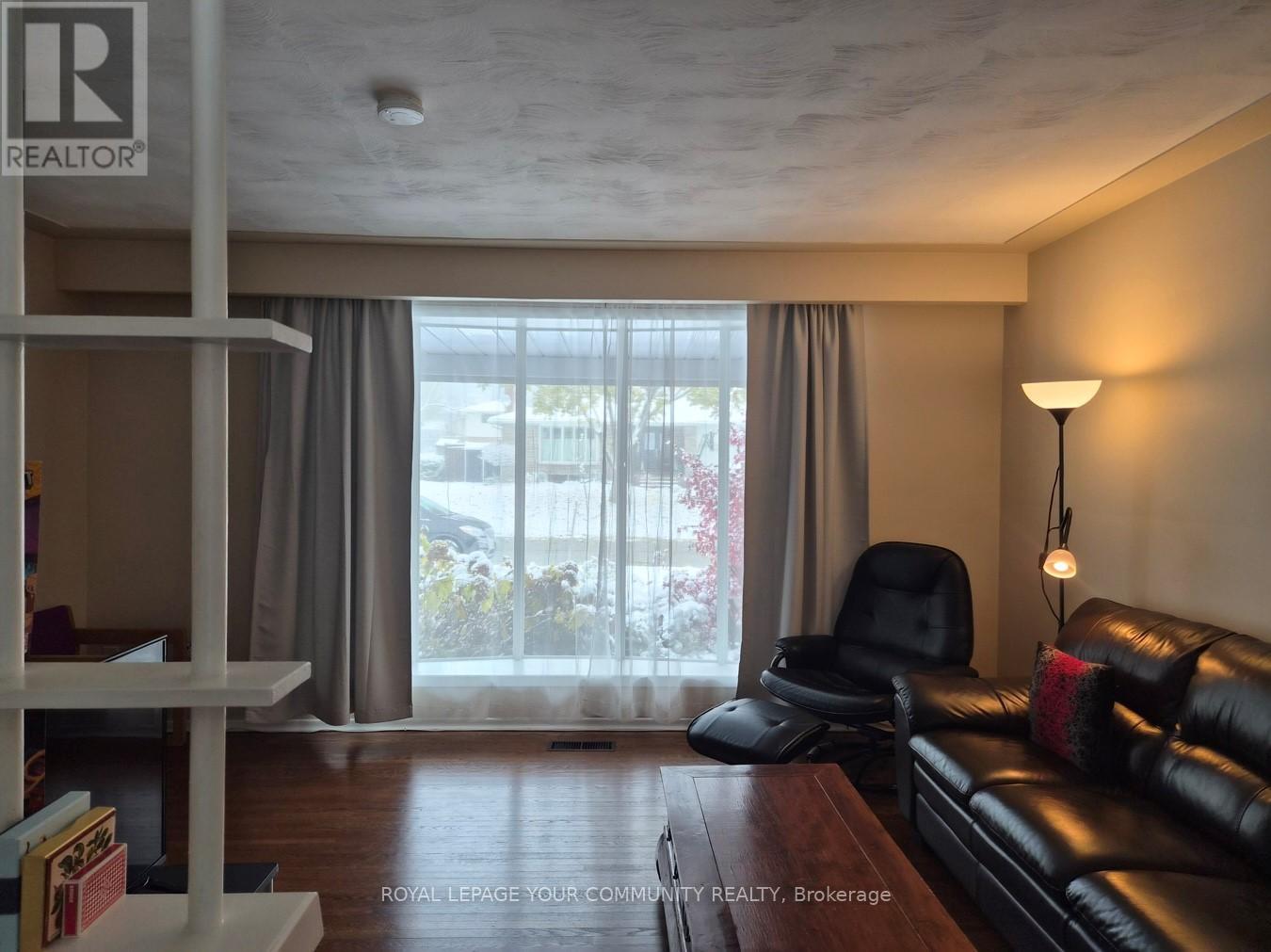 557 Glen Manor Boulevard, Waterloo, Ontario  N2L 4T7 - Photo 11 - X12556476