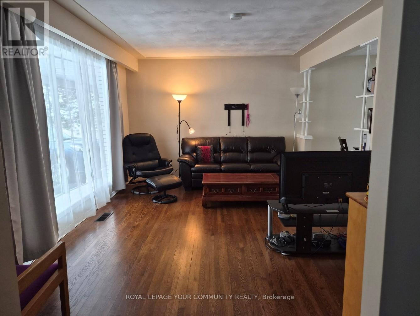 557 Glen Manor Boulevard, Waterloo, Ontario  N2L 4T7 - Photo 16 - X12556476