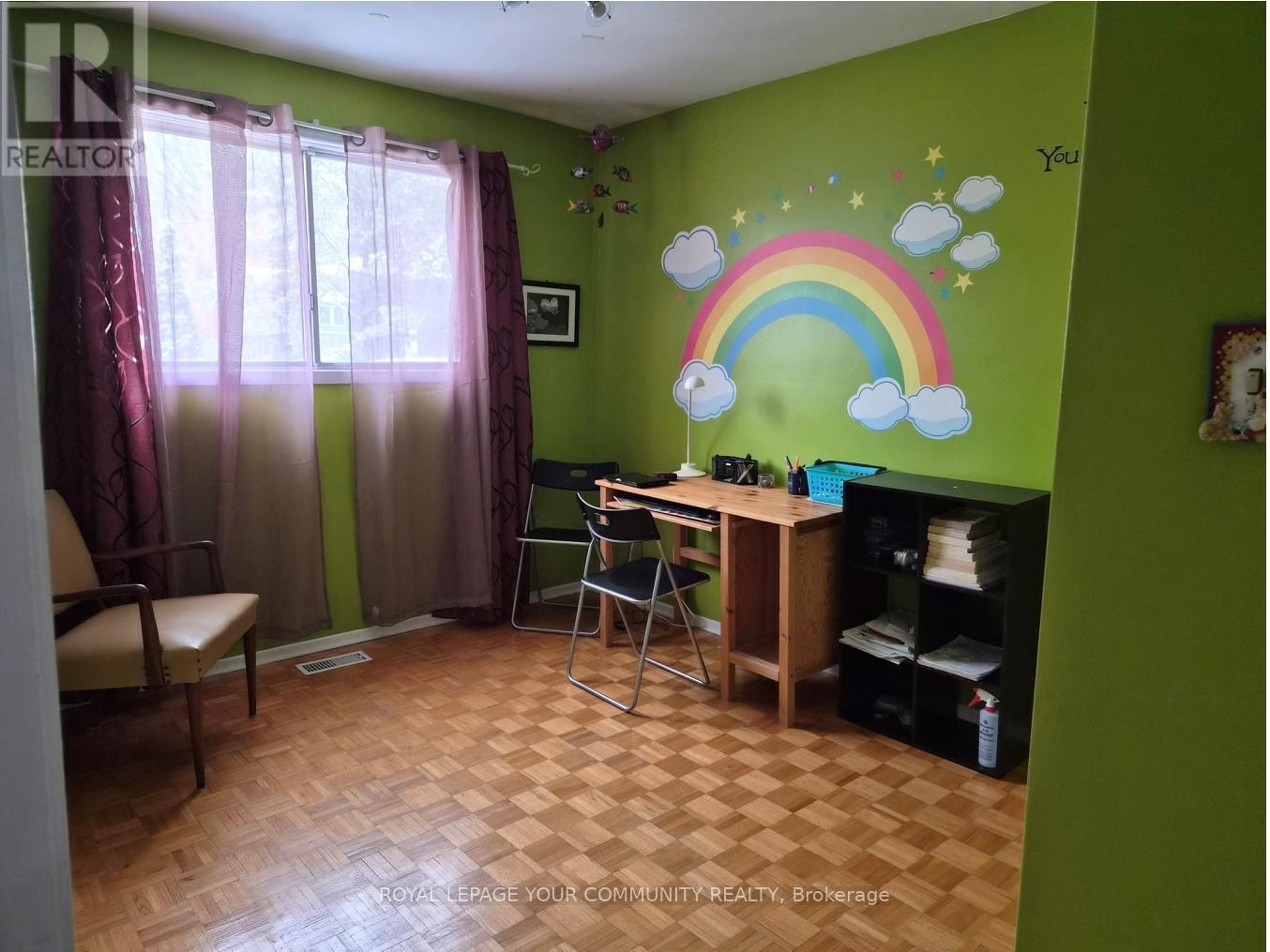 557 Glen Manor Boulevard, Waterloo, Ontario  N2L 4T7 - Photo 19 - X12556476