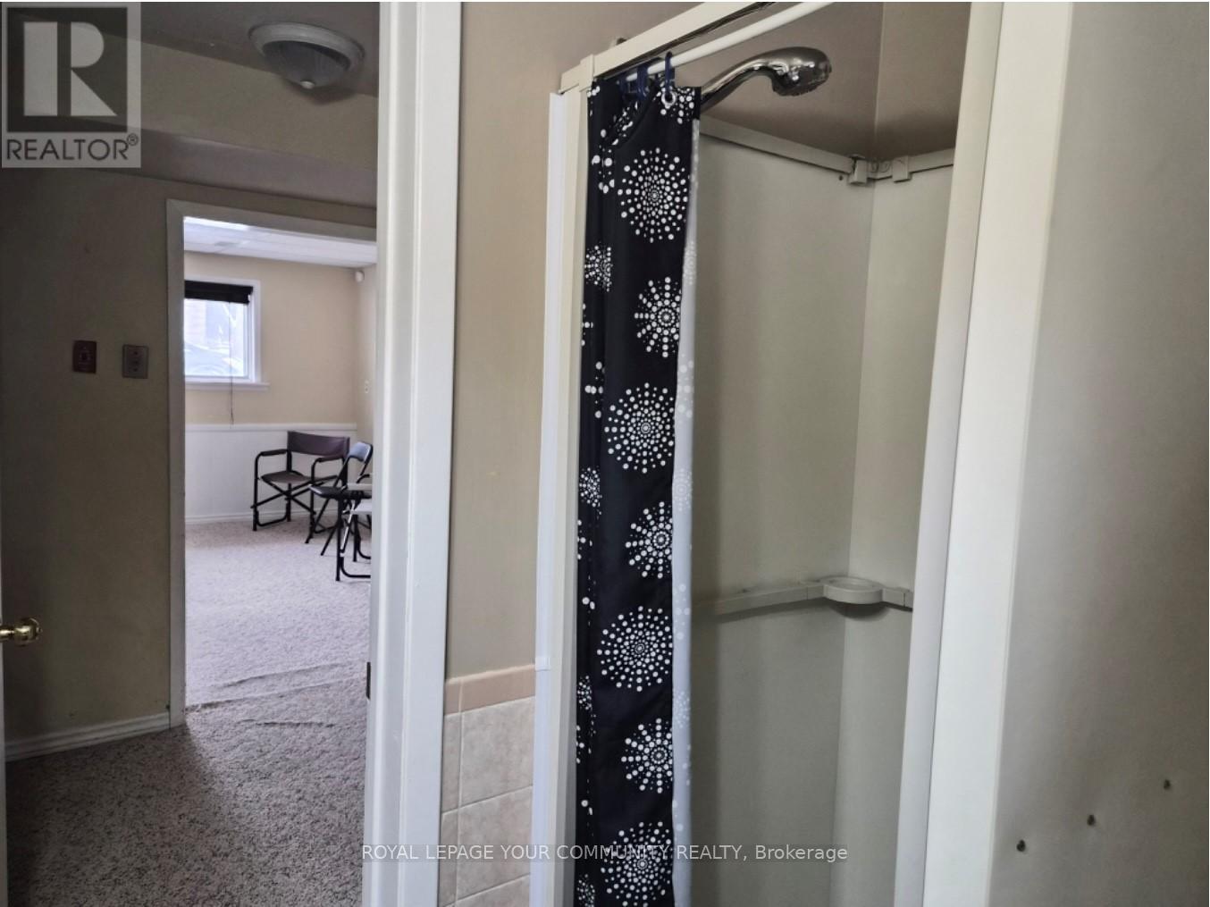 557 Glen Manor Boulevard, Waterloo, Ontario  N2L 4T7 - Photo 27 - X12556476