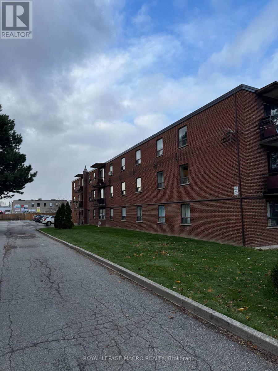 30 Hayden Street, Hamilton, Ontario  L9A 2X2 - Photo 4 - X12556480