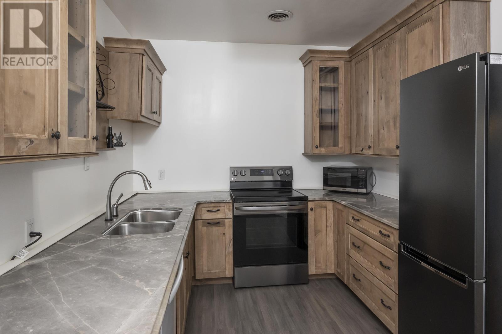 1724 Crawford Ave, Thunder Bay, Ontario  P7E 3E6 - Photo 10 - TB253507