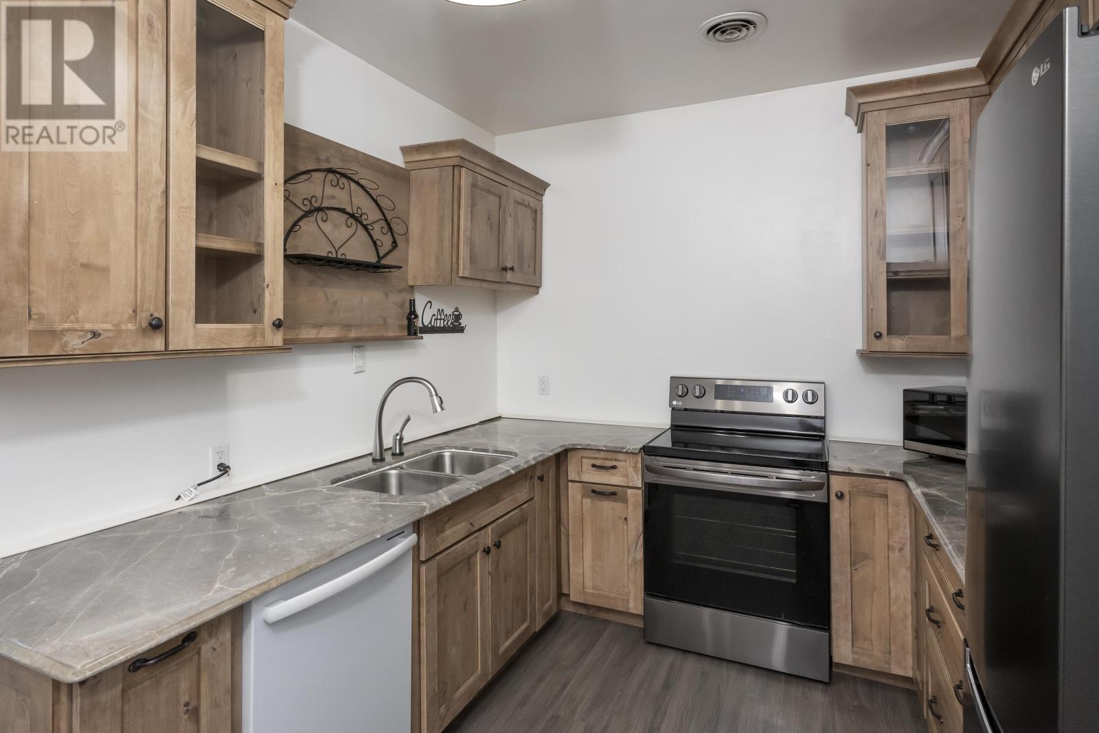 1724 Crawford Ave, Thunder Bay, Ontario  P7E 3E6 - Photo 11 - TB253507