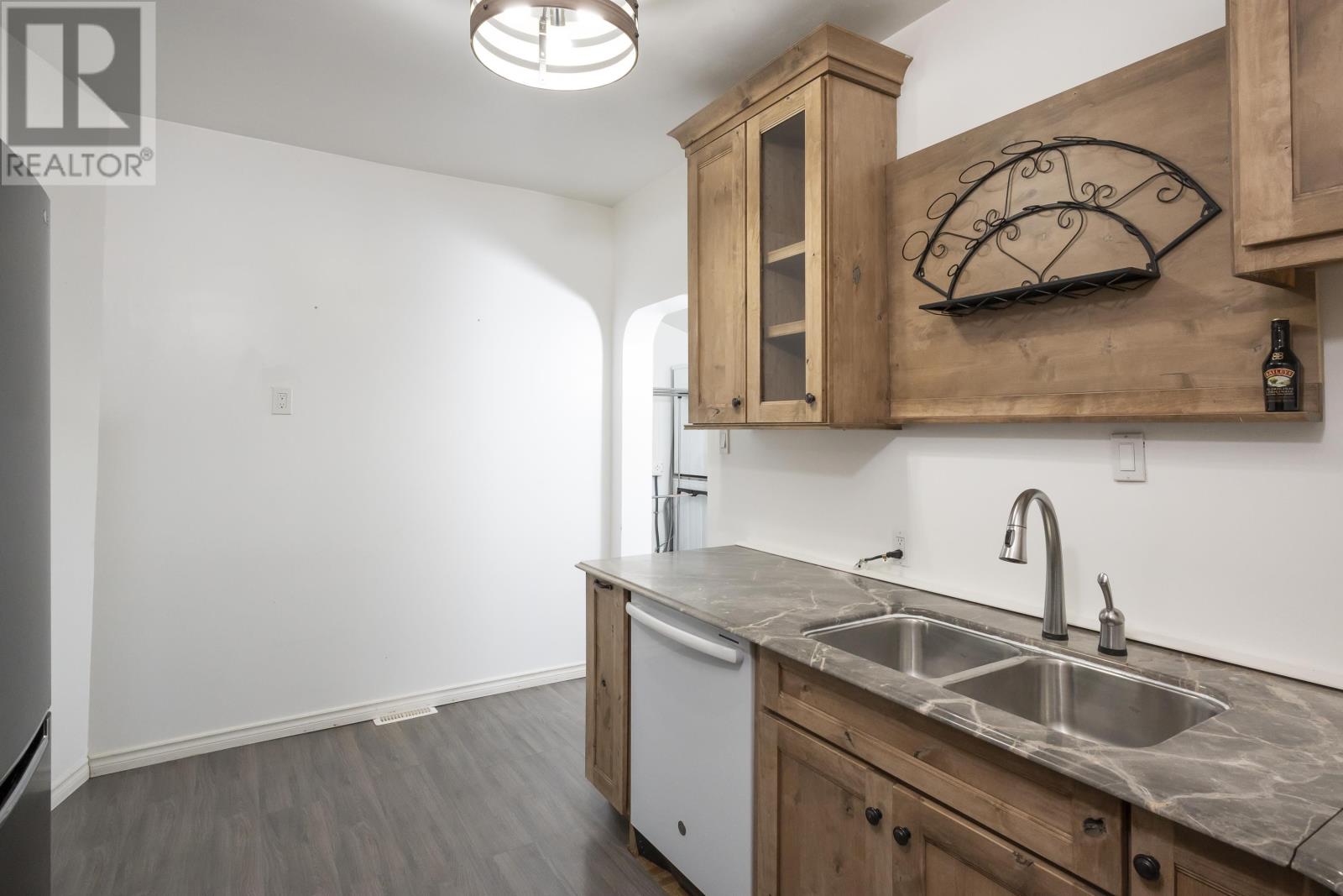 1724 Crawford Ave, Thunder Bay, Ontario  P7E 3E6 - Photo 12 - TB253507