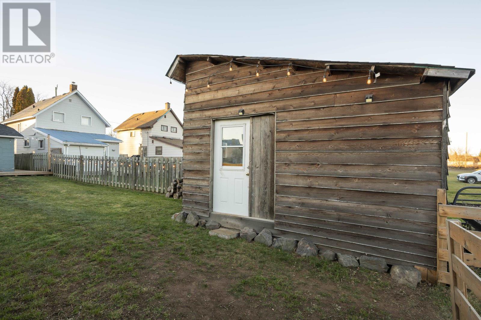 1724 Crawford Ave, Thunder Bay, Ontario  P7E 3E6 - Photo 27 - TB253507