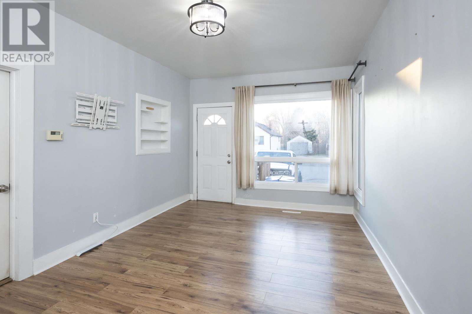 1724 Crawford Ave, Thunder Bay, Ontario  P7E 3E6 - Photo 3 - TB253507