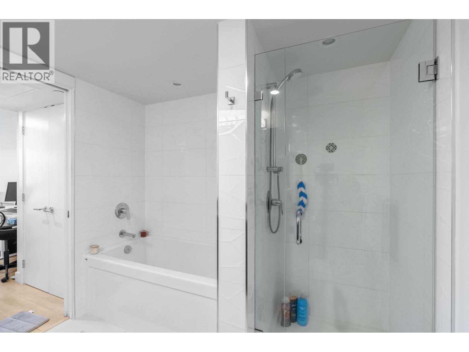 406 1519 Crown Street, North Vancouver, British Columbia  V7J 1G6 - Photo 13 - R3068438