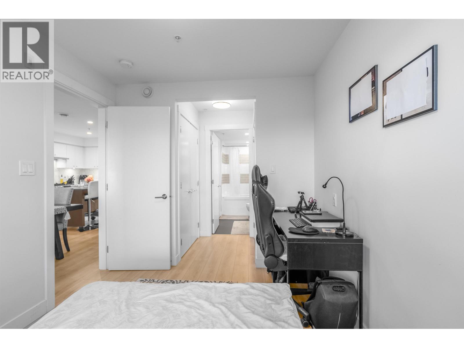 406 1519 Crown Street, North Vancouver, British Columbia  V7J 1G6 - Photo 15 - R3068438