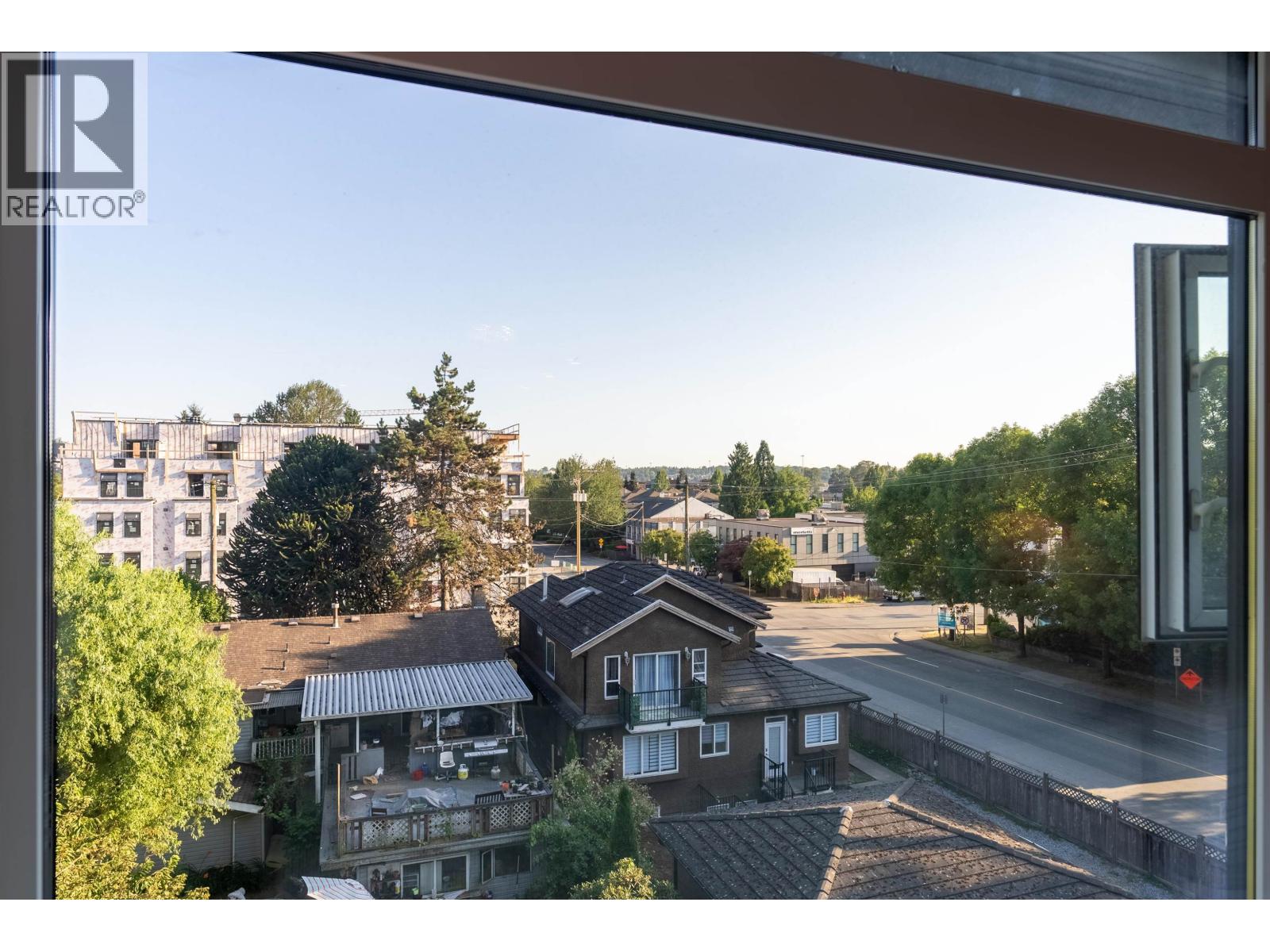 406 1519 Crown Street, North Vancouver, British Columbia  V7J 1G6 - Photo 8 - R3068438