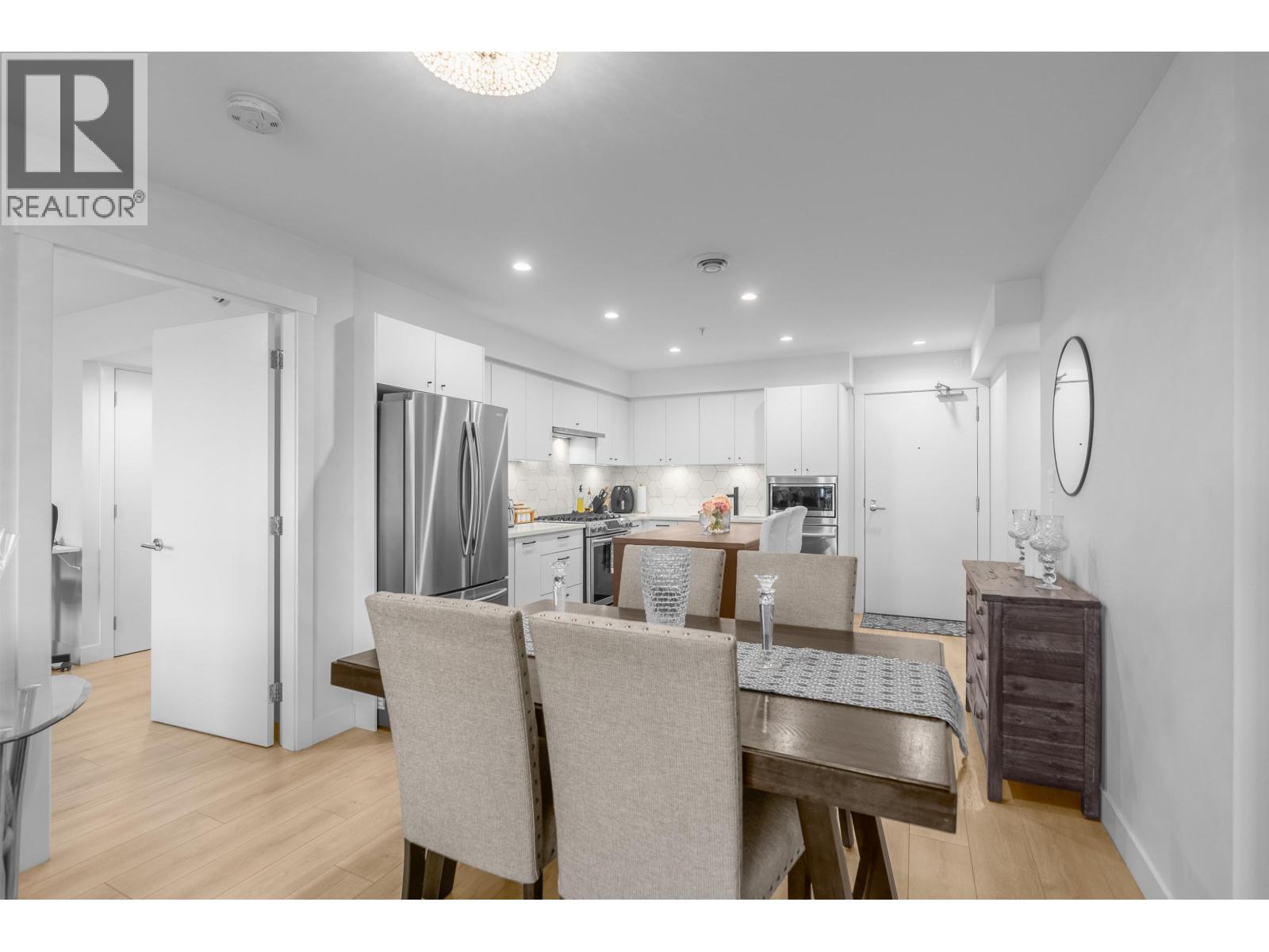 406 1519 Crown Street, North Vancouver, British Columbia  V7J 1G6 - Photo 9 - R3068438