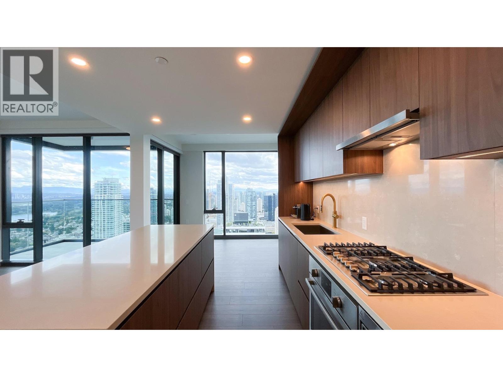 3908 5987 Wilson Avenue, Burnaby, British Columbia  V5H 0L7 - Photo 11 - R3068448