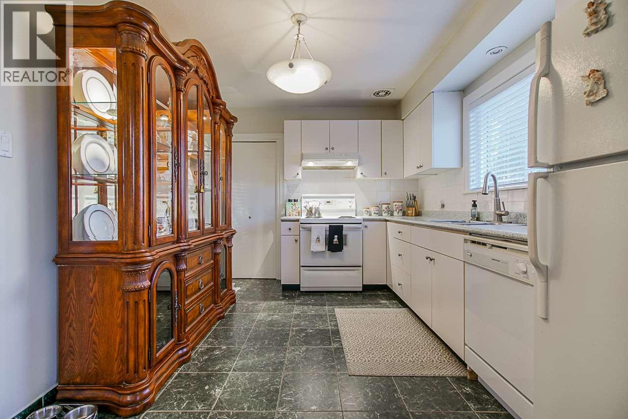 7774 Berkley Street, Burnaby, British Columbia  V5E 2J7 - Photo 10 - R3068430