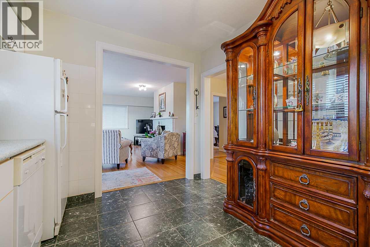 7774 Berkley Street, Burnaby, British Columbia  V5E 2J7 - Photo 12 - R3068430