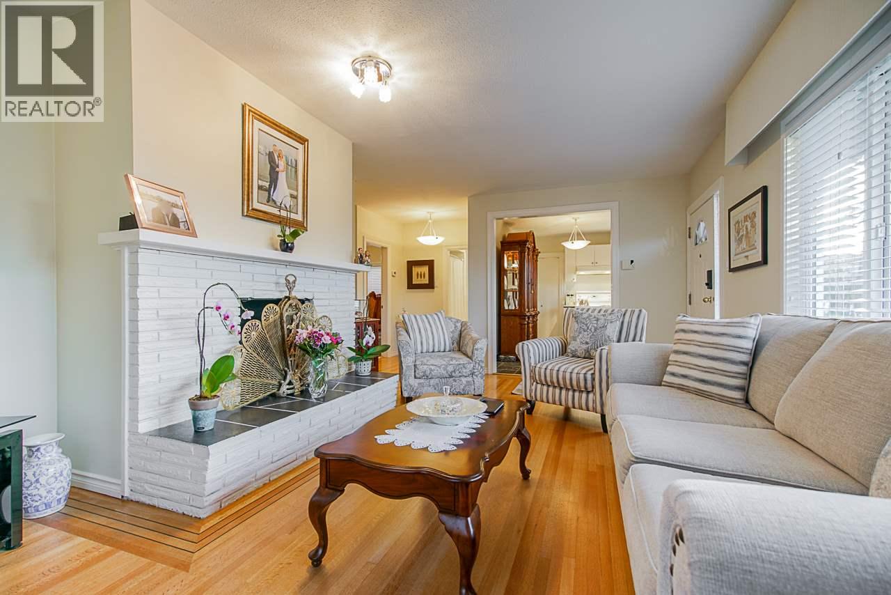 7774 Berkley Street, Burnaby, British Columbia  V5E 2J7 - Photo 5 - R3068430