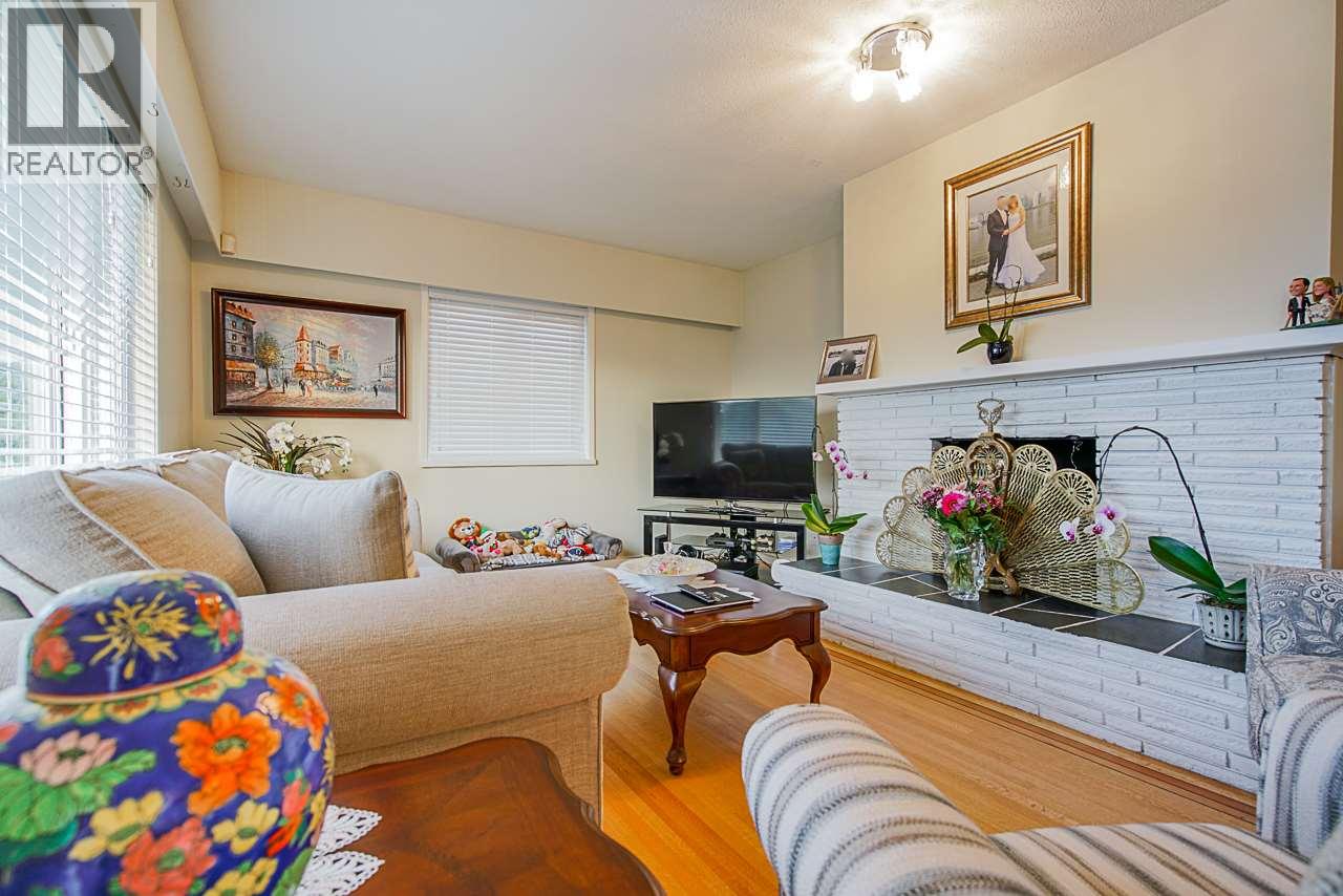 7774 Berkley Street, Burnaby, British Columbia  V5E 2J7 - Photo 7 - R3068430