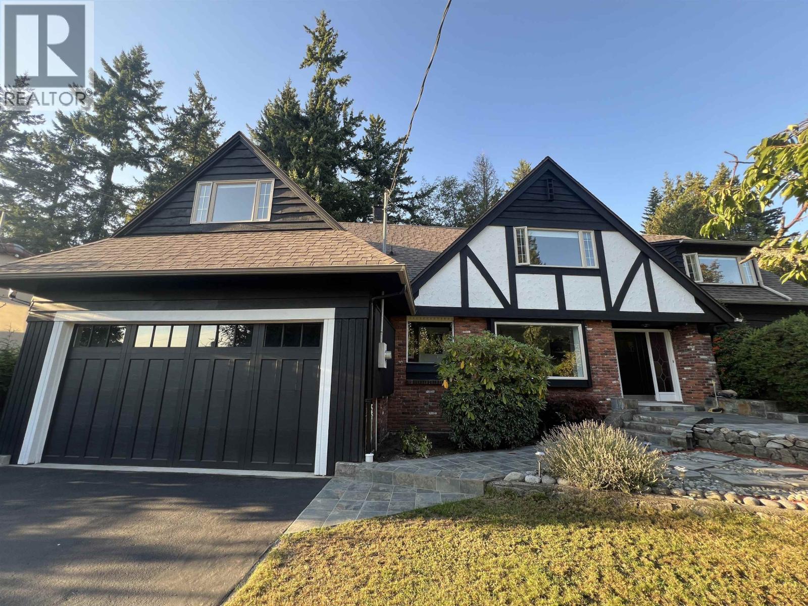 3791 SOUTHRIDGE AVENUE, West Vancouver, British Columbia