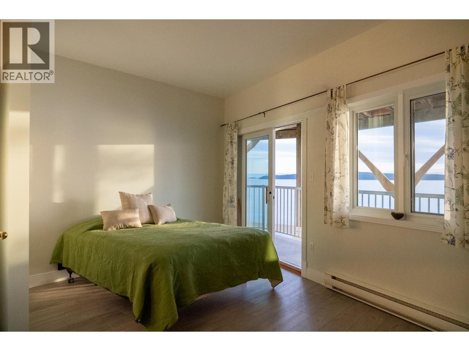 37189 Schooner Way, Pender Island, British Columbia  V0N 2M2 - Photo 33 - R3068451