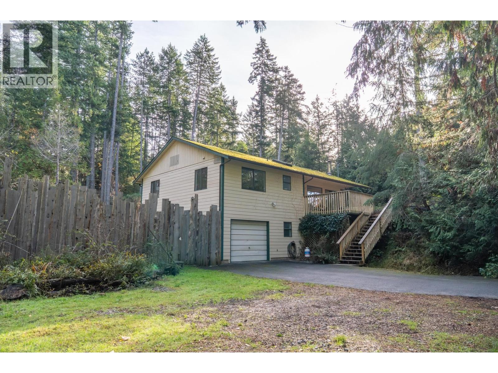 37150 SCHOONER WAY, Pender Island, British Columbia