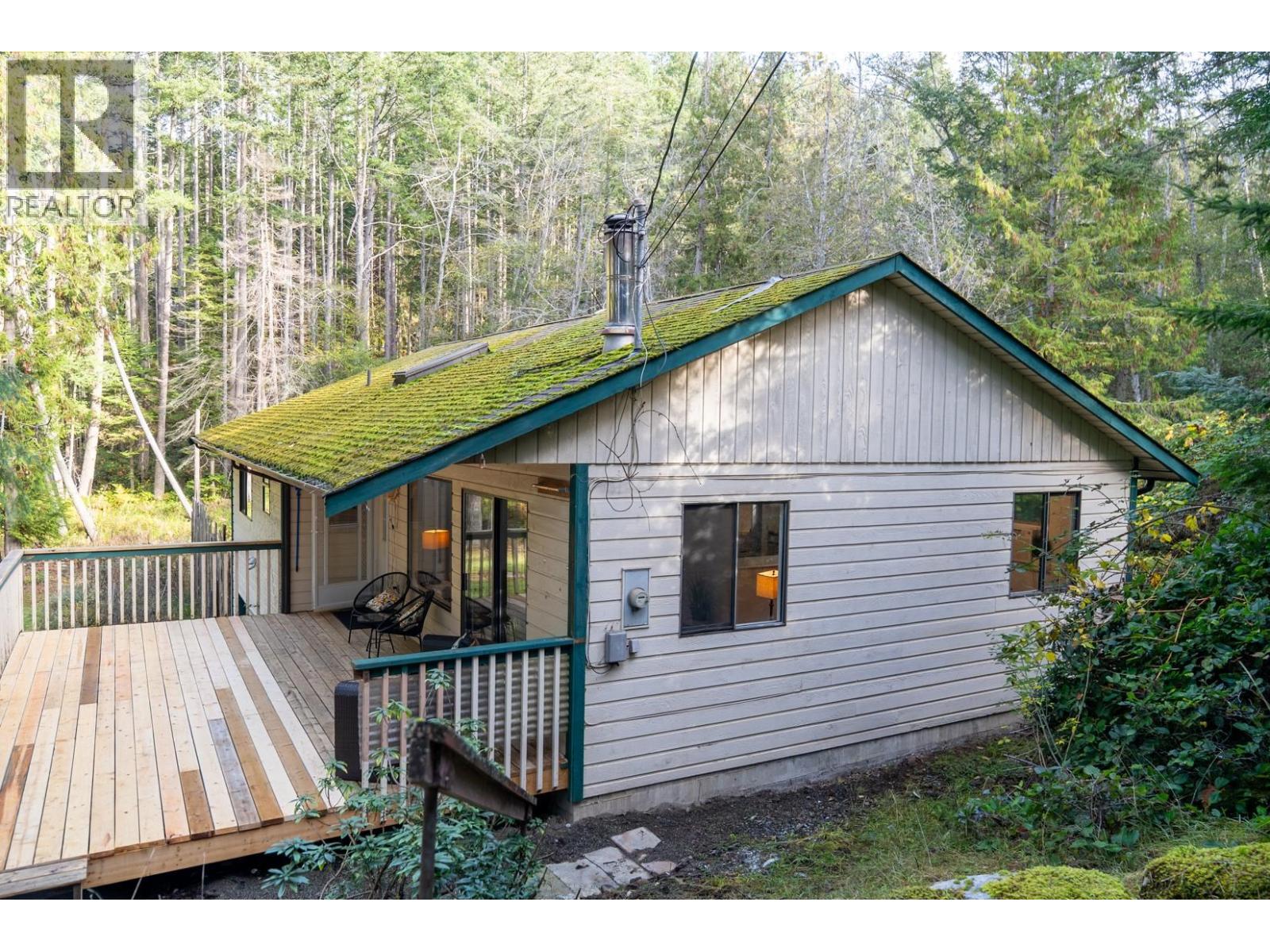 37150 Schooner Way, Pender Island, British Columbia  V0N 2M2 - Photo 32 - R3068457
