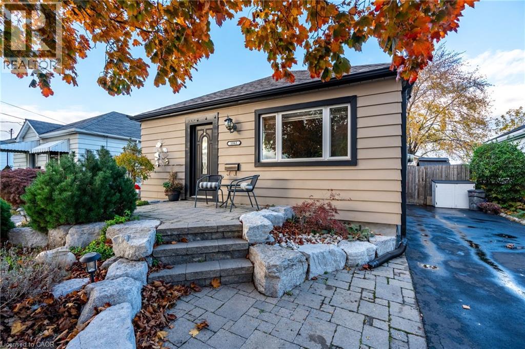 1061 Central Avenue, Hamilton, Ontario  L8K 1N3 - Photo 2 - 40709284