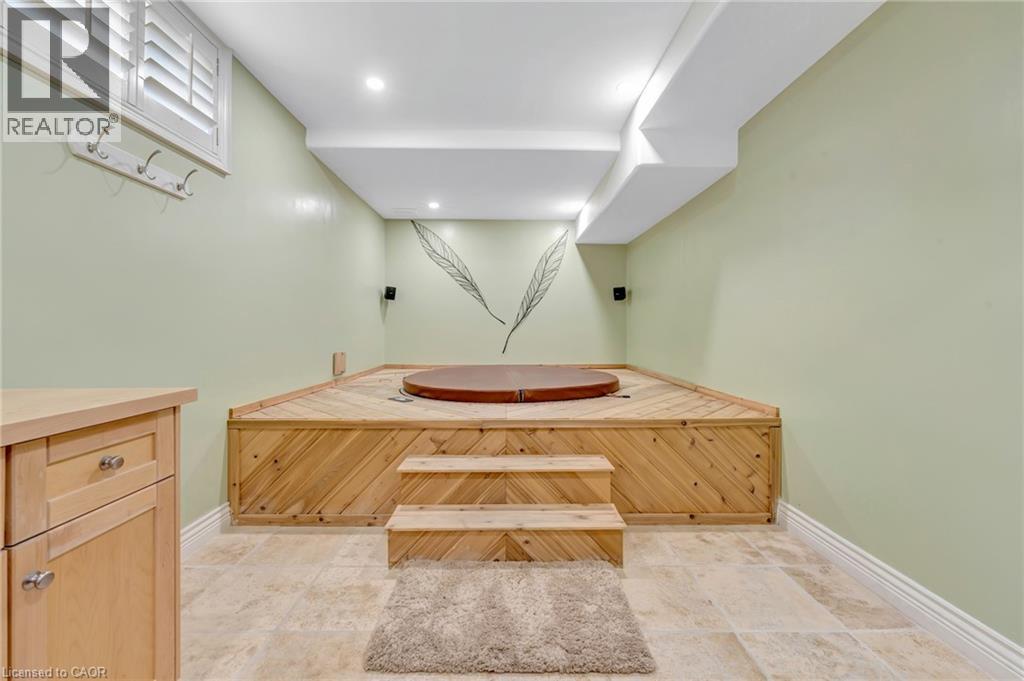 31 Pioneer Tower Crescent, Kitchener, Ontario  N2P 2L2 - Photo 50 - 40786601