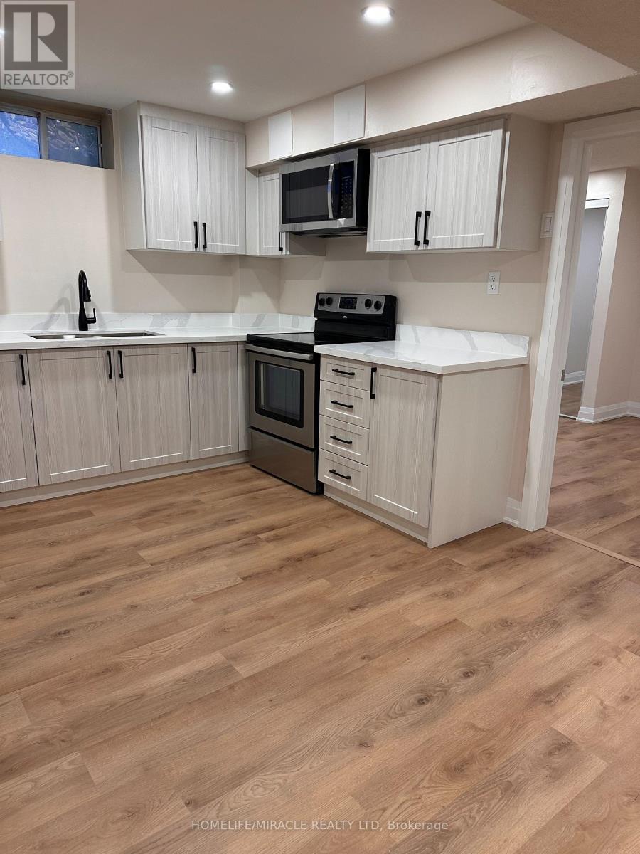 7362 Aspen Avenue, Mississauga, Ontario L5N 6N1 - Photo 5 - W12556368