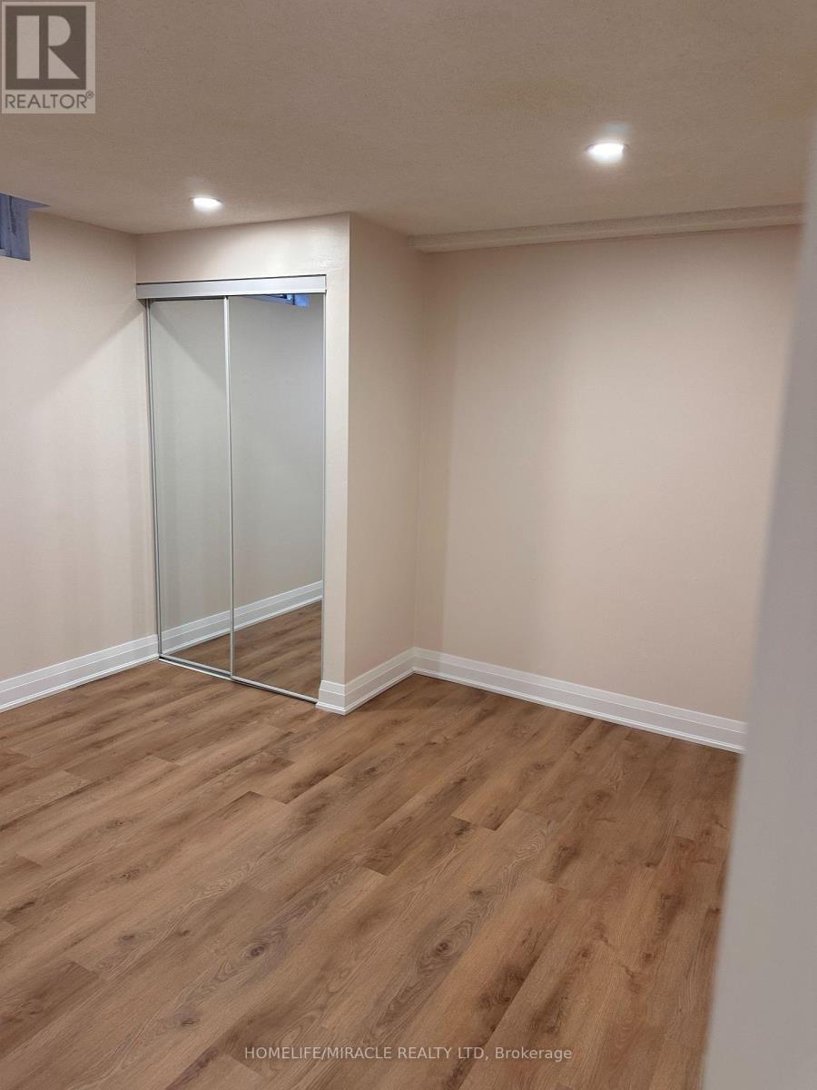 7362 Aspen Avenue, Mississauga, Ontario L5N 6N1 - Photo 7 - W12556368