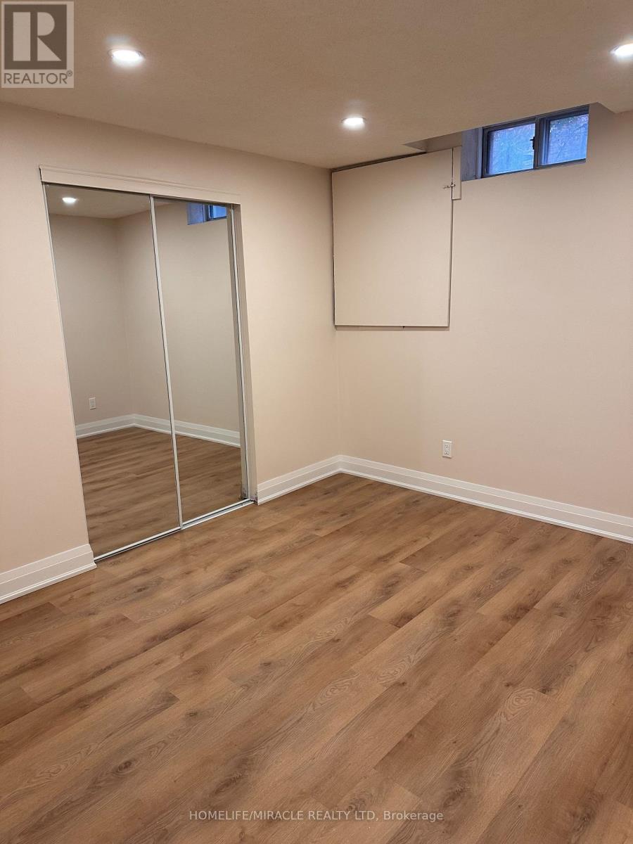 7362 Aspen Avenue, Mississauga, Ontario L5N 6N1 - Photo 8 - W12556368