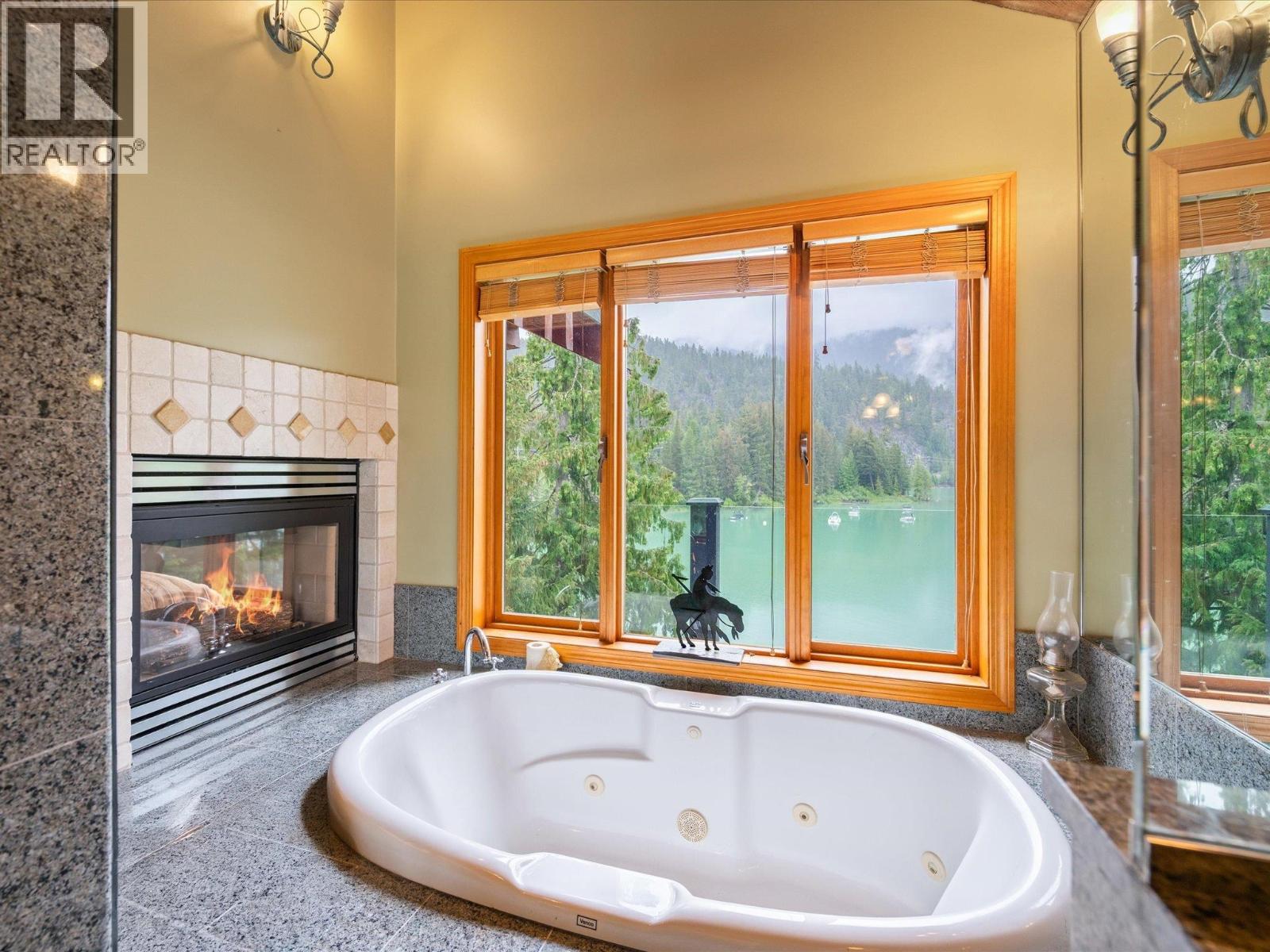 9297 Lakeshore Drive, Whistler, British Columbia  V8E 0G6 - Photo 26 - R3024347