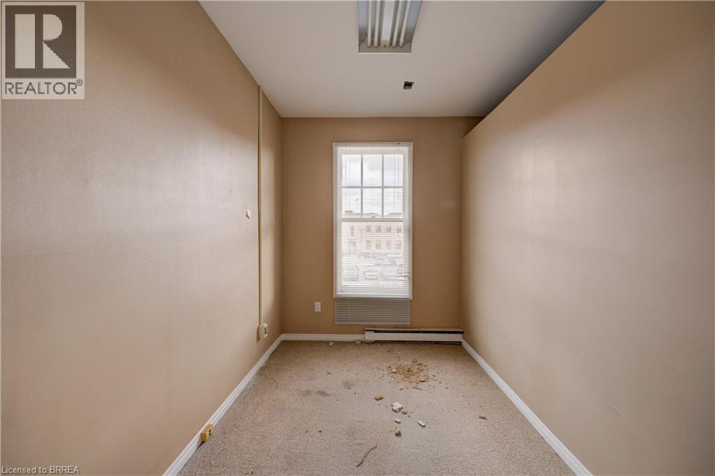 41 Wellington Street, Brantford, Ontario  N3T 2L7 - Photo 16 - 40781091