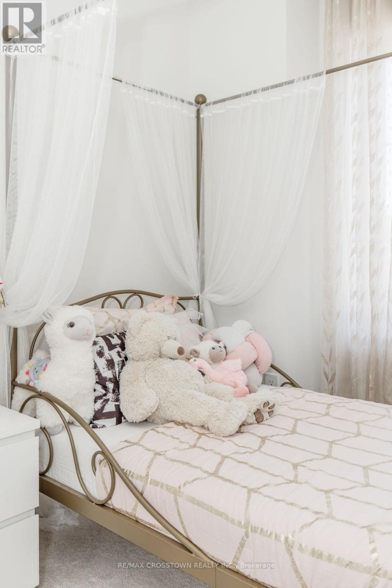 49 Greenwood Drive, Essa, Ontario  L3W 0N5 - Photo 35 - N12475422