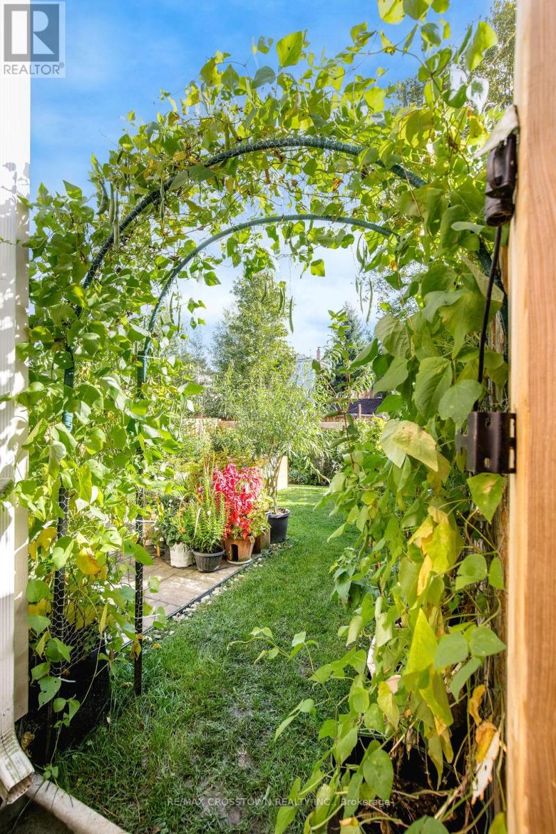 49 Greenwood Drive, Essa, Ontario  L3W 0N5 - Photo 42 - N12475422