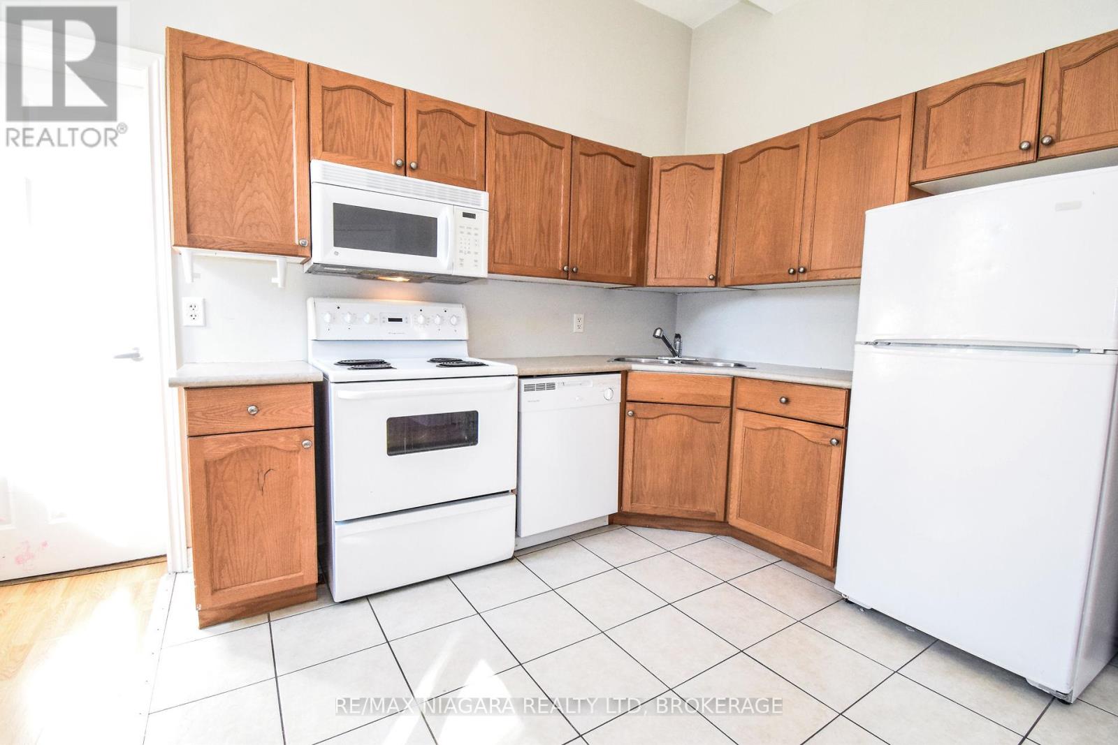 114 - 6365 Drummond Road, Niagara Falls, Ontario  L2G 4N1 - Photo 14 - X12401032