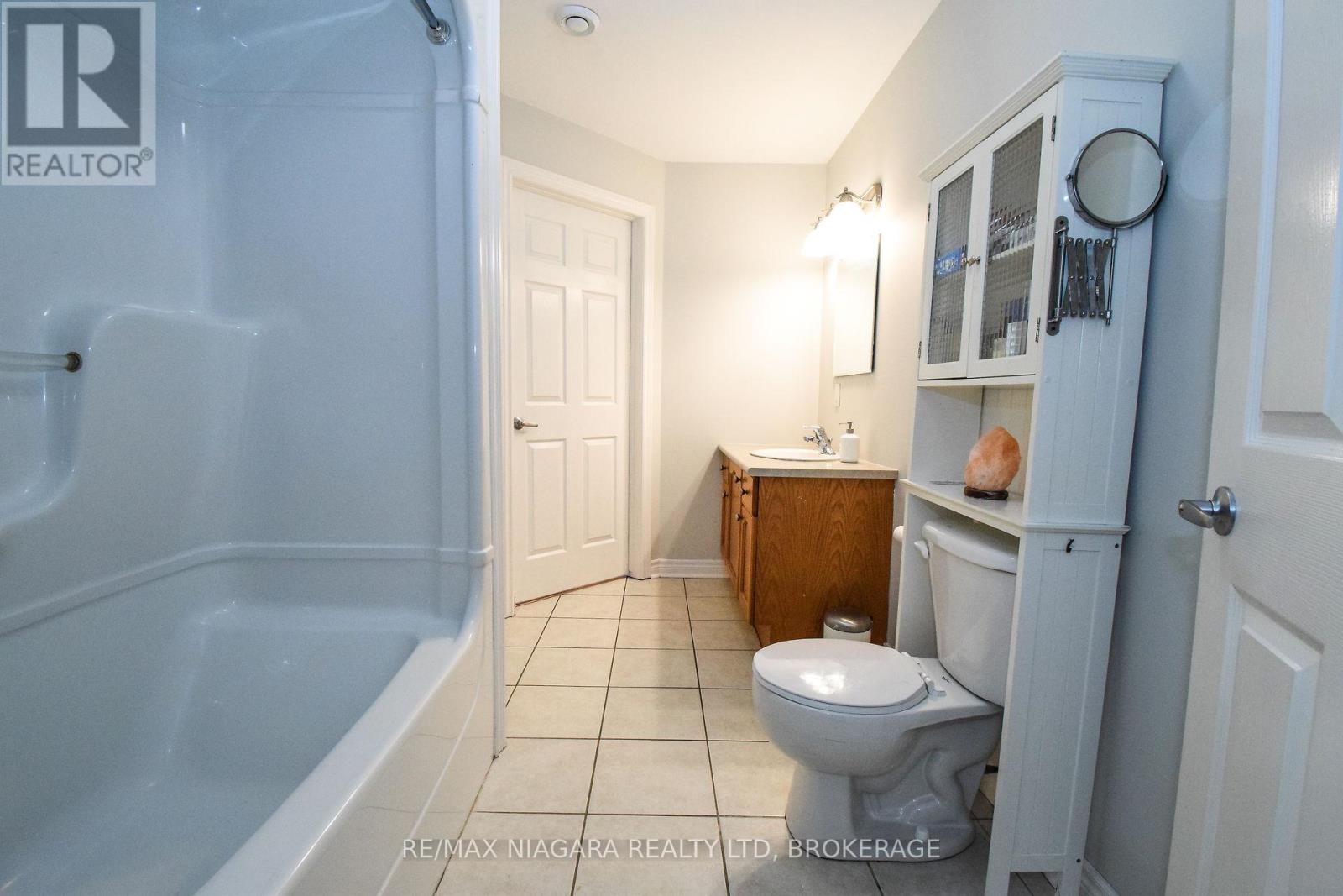 114 - 6365 Drummond Road, Niagara Falls, Ontario  L2G 4N1 - Photo 27 - X12401032