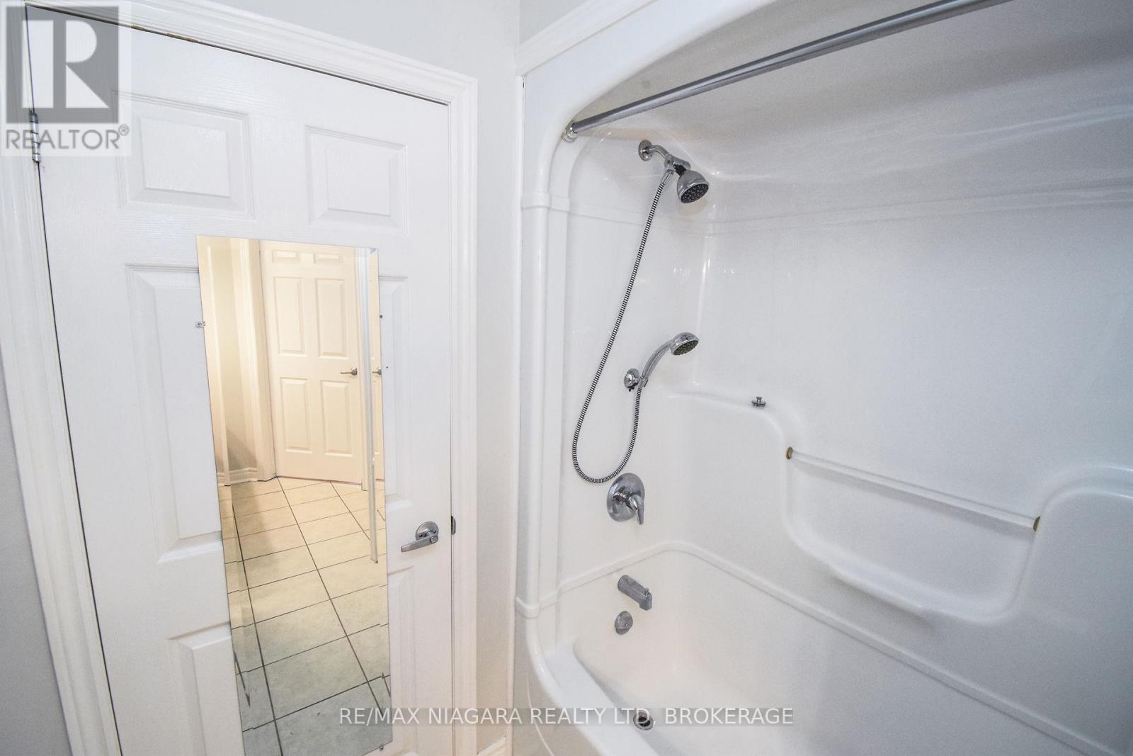 114 - 6365 Drummond Road, Niagara Falls, Ontario  L2G 4N1 - Photo 28 - X12401032