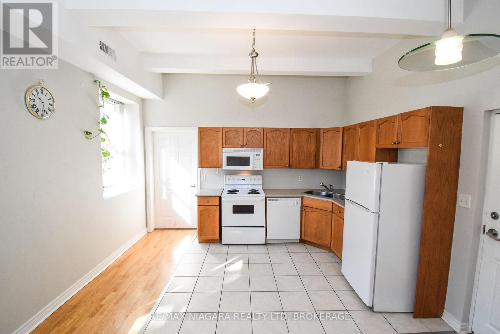 114 - 6365 Drummond Road, Niagara Falls, Ontario  L2G 4N1 - Photo 12 - X12401032