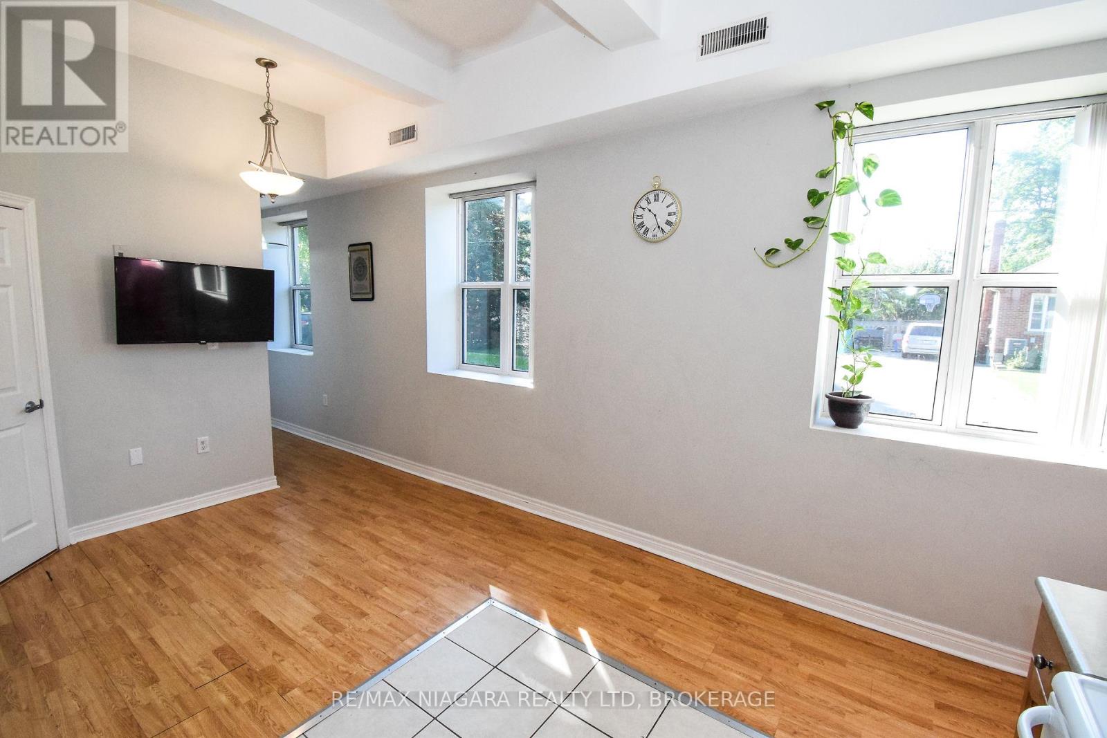 114 - 6365 Drummond Road, Niagara Falls, Ontario  L2G 4N1 - Photo 7 - X12401032