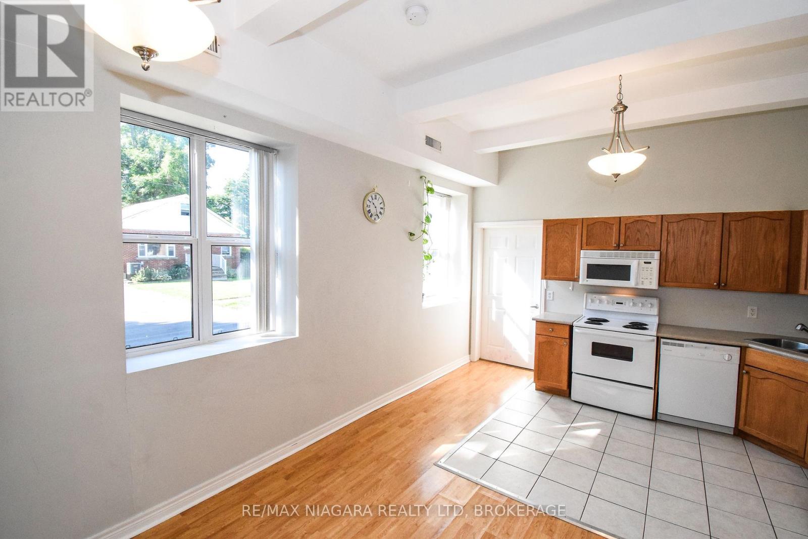 114 - 6365 Drummond Road, Niagara Falls, Ontario  L2G 4N1 - Photo 9 - X12401032