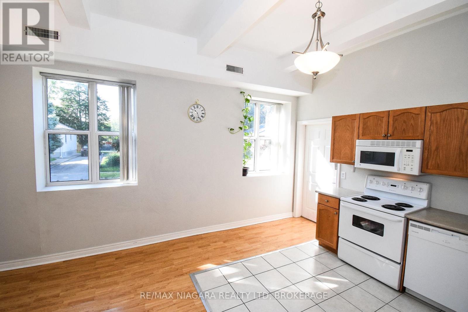 114 - 6365 Drummond Road, Niagara Falls, Ontario  L2G 4N1 - Photo 8 - X12401032