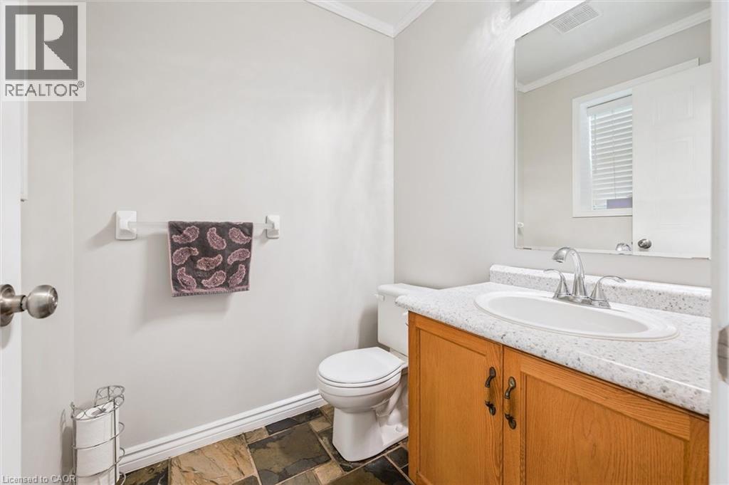 747 Fairway Court, Kitchener, Ontario  N2A 4B4 - Photo 6 - 40773868